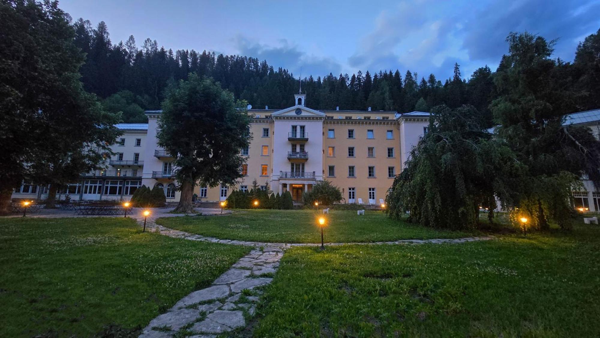 Scuol Palace - Culture, Nature & Health Екстериор снимка
